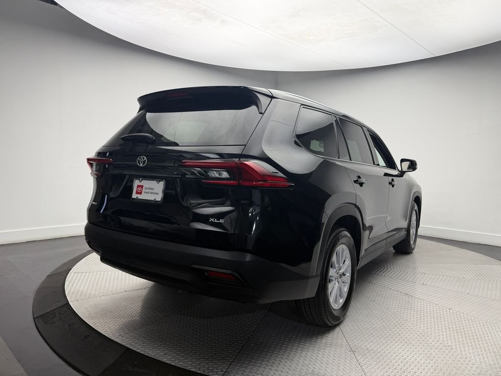 Used 2025  Toyota XLE image 28