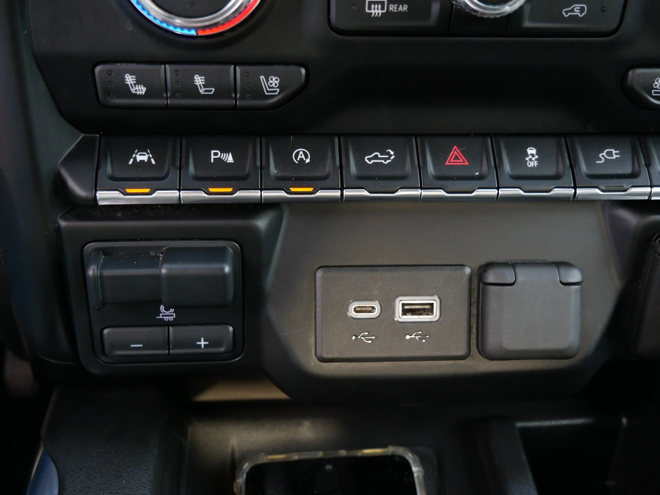 Certified Used 2020 Onyx Black GMC SLT image 31