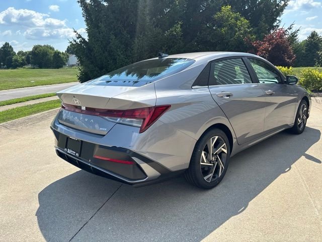 2025 Hyundai Elantra Limited - Photo 7