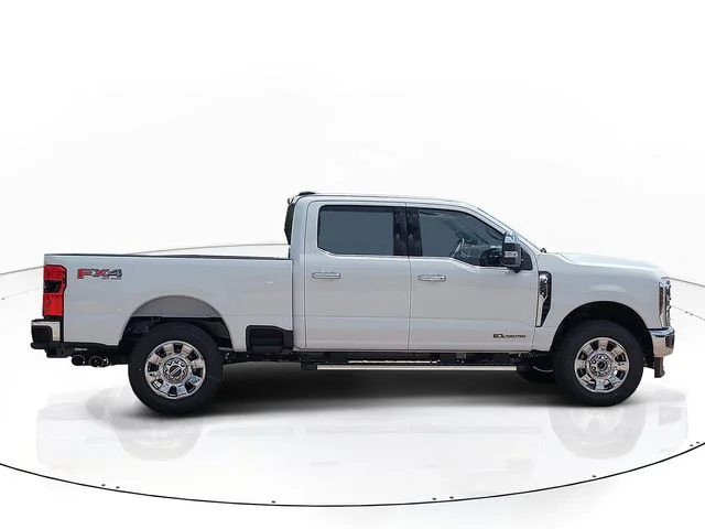 New 2026 Oxford White Ford Lariat image 4