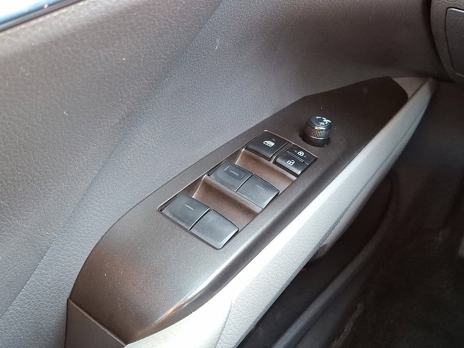 2024 Toyota Camry SE - Photo 26