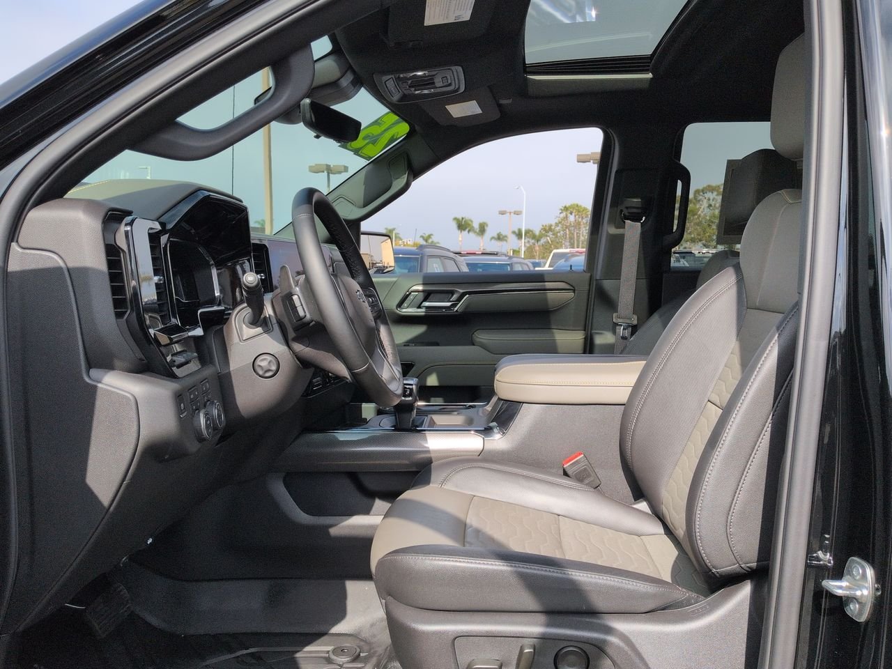 Used 2025 Black Chevrolet ZR2 image 20