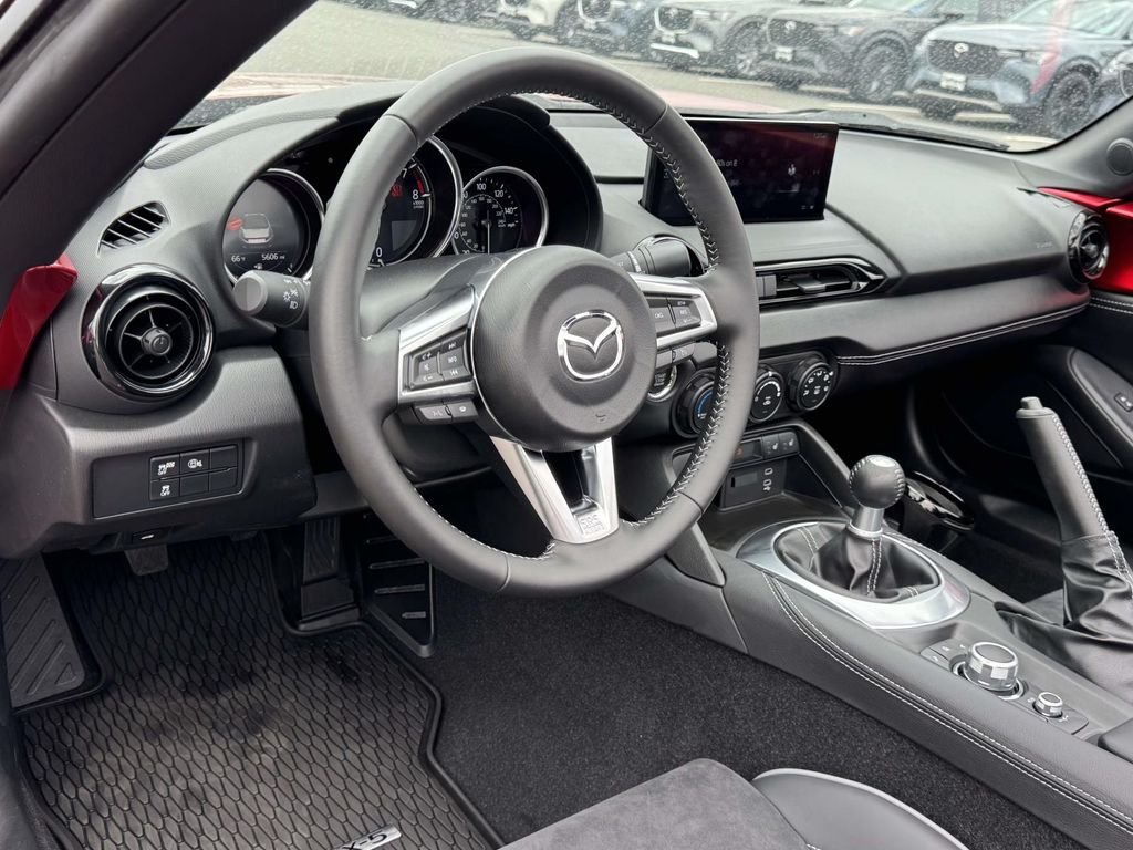 Used 2025 Red Mazda Club image 2