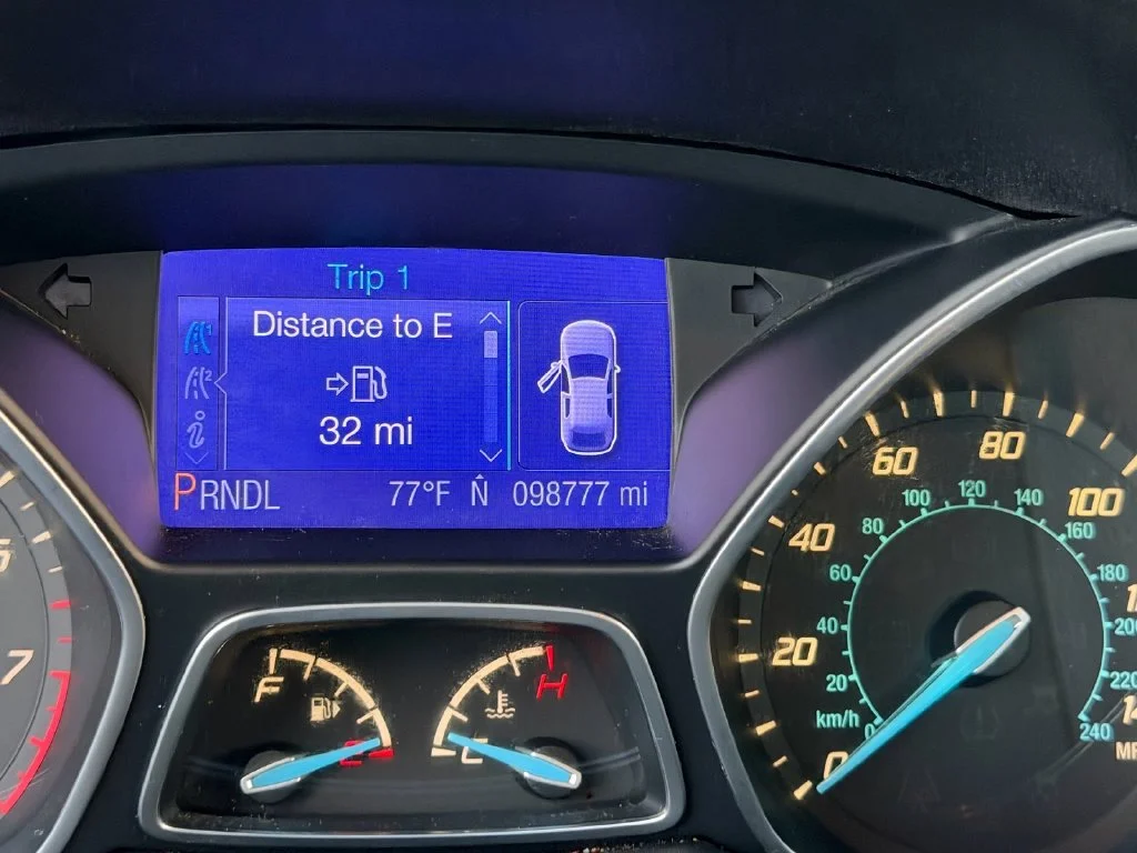 Used 2013 Ruby Red Metallic Ford SE image 23