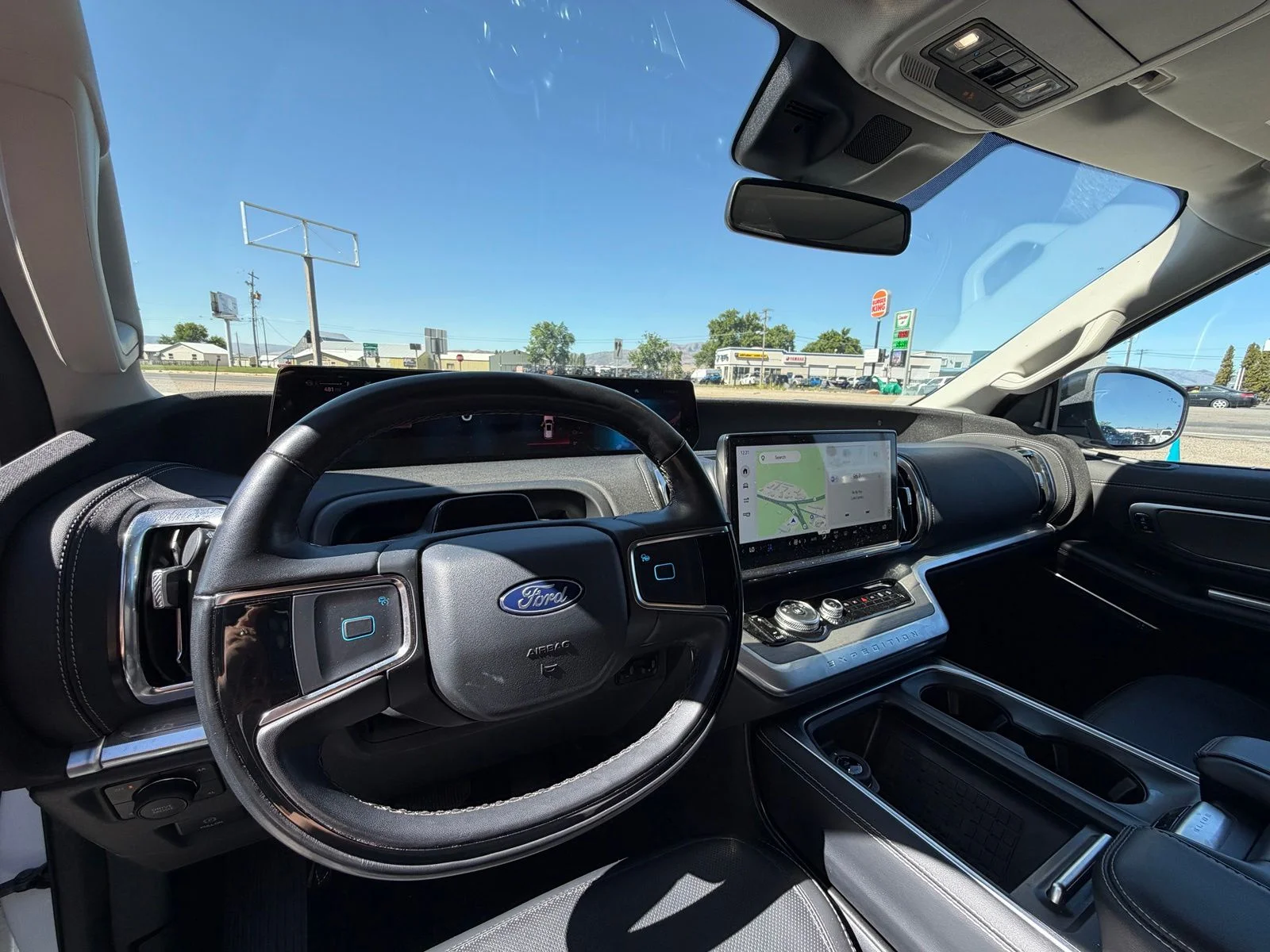 Used 2025 White Ford Platinum image 9
