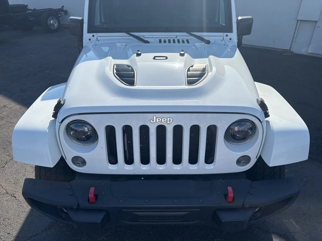 Used 2016 White Jeep Unlimited Rubicon image 46