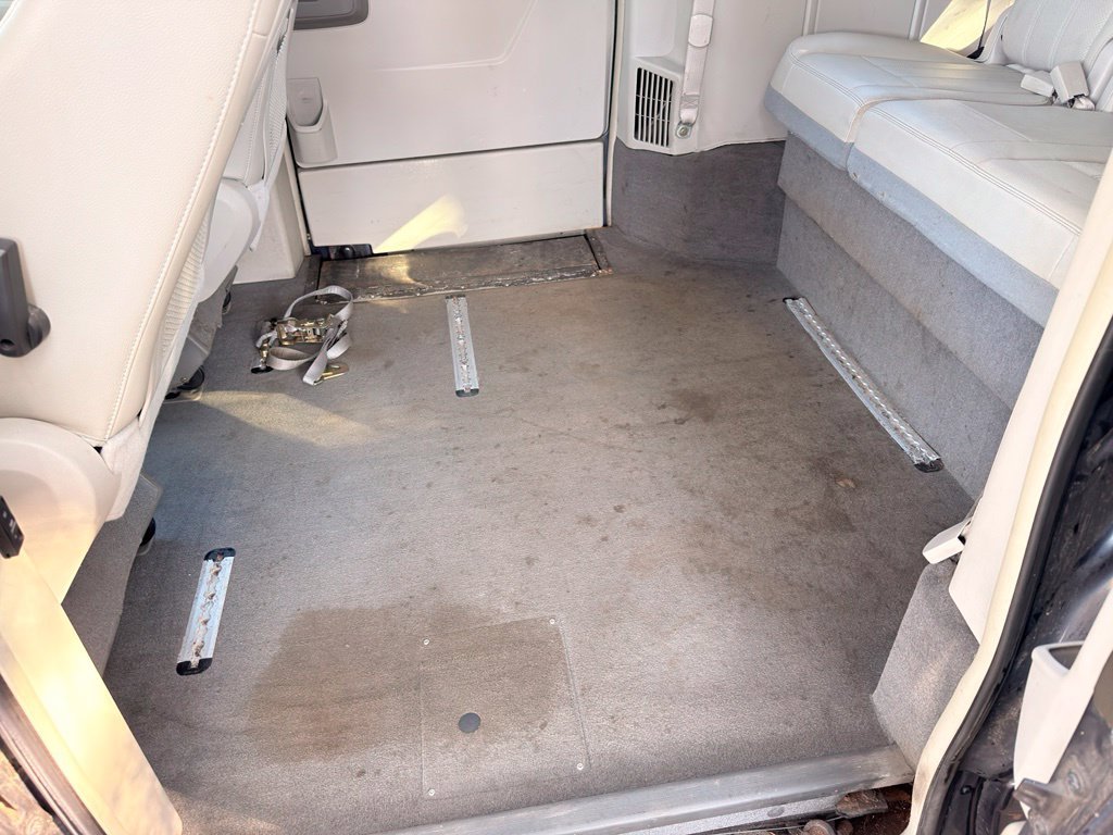 Used 2009 Blue Chrysler Touring image 24
