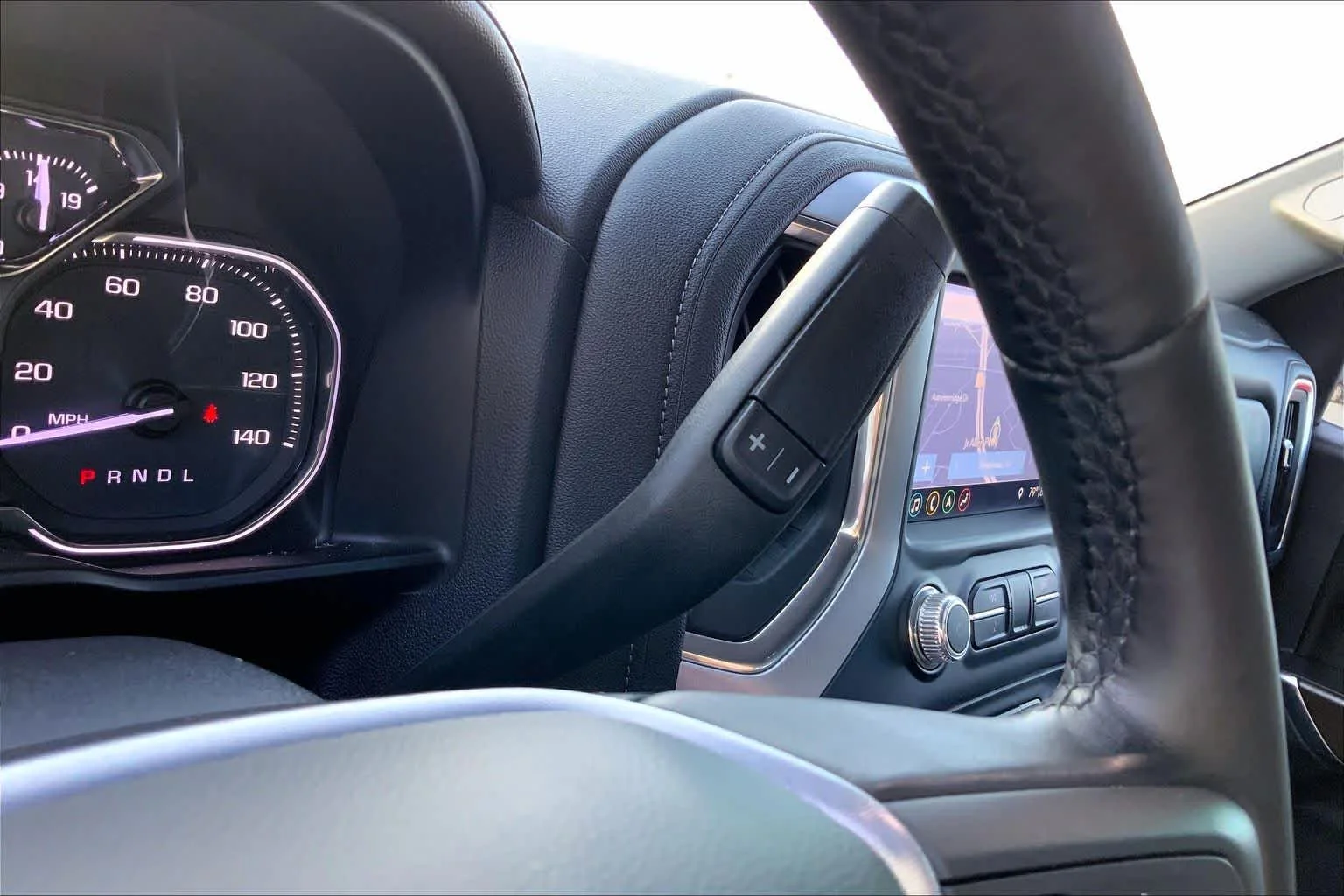 Used 2019 White Frost Tricoat GMC SLT image 14