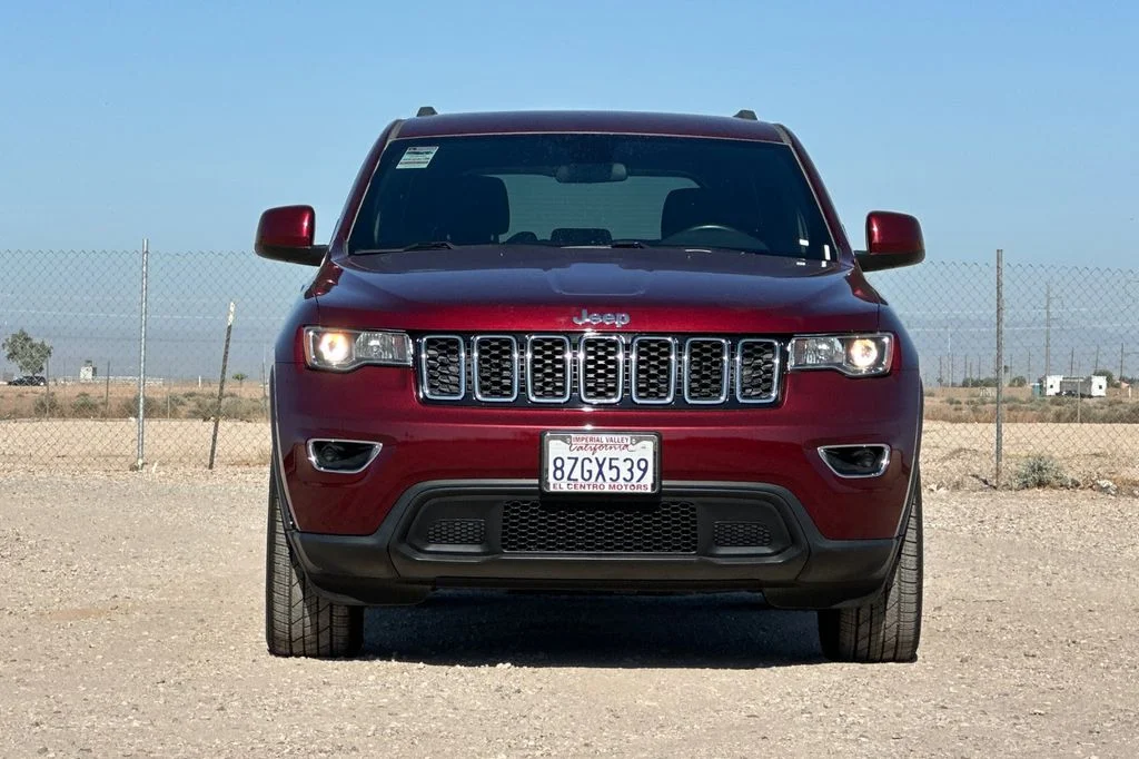 Used 2021 Velvet Red Pearlcoat Jeep Laredo E image 10