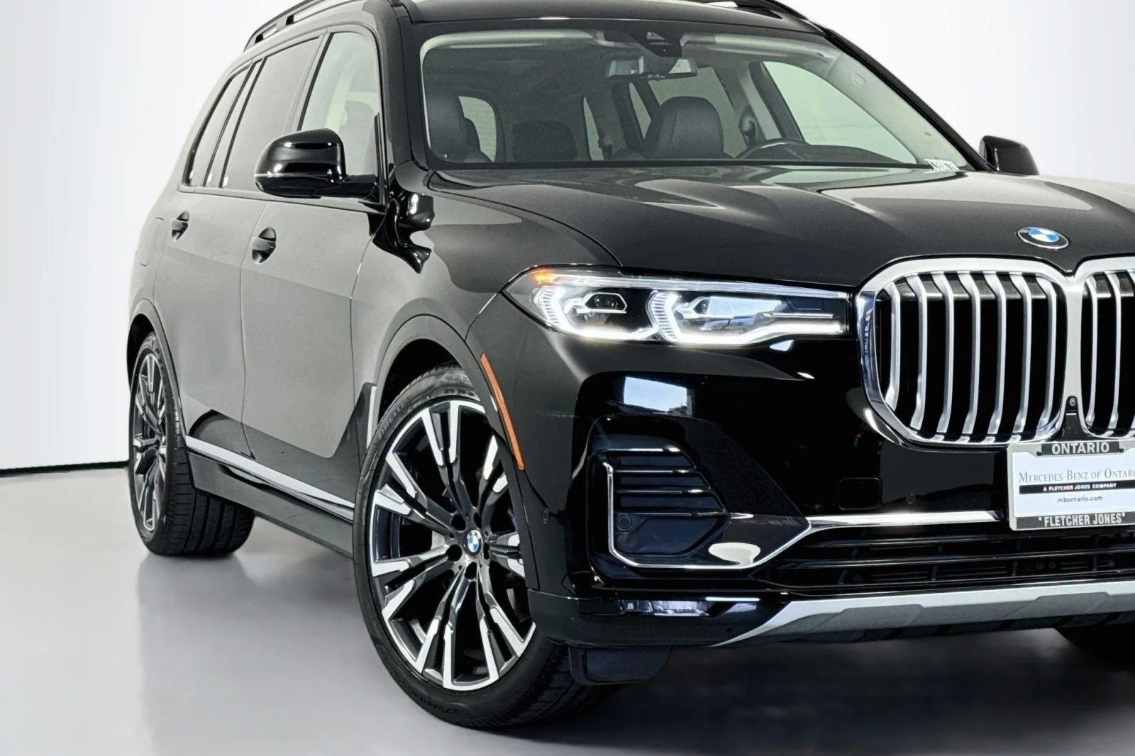 Used 2022 Jet Black BMW xDrive40i image 15