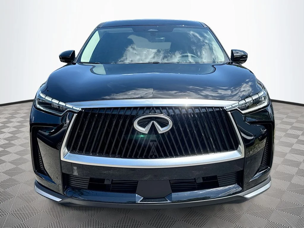Used 2027 Black INFINITI PURE image 2