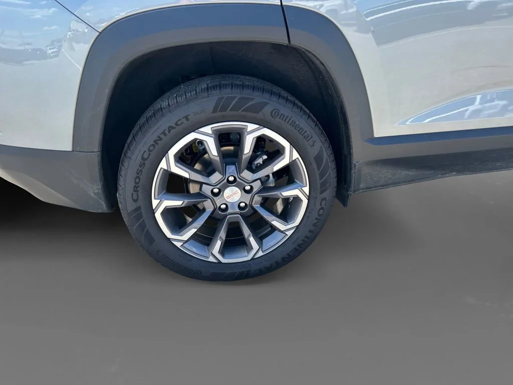 New 2026 Sterling Metallic GMC Elevation image 10
