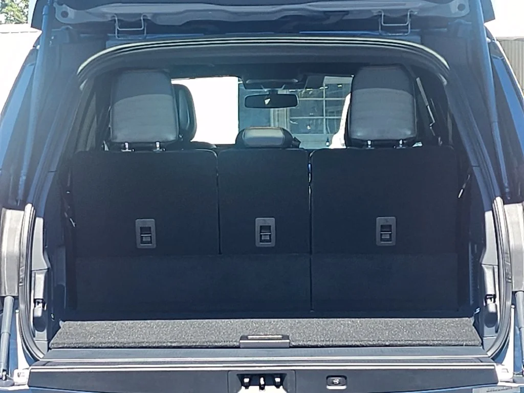 New 2027 Glacier Gray Metallic Tri-Coat Ford Tremor® image 17