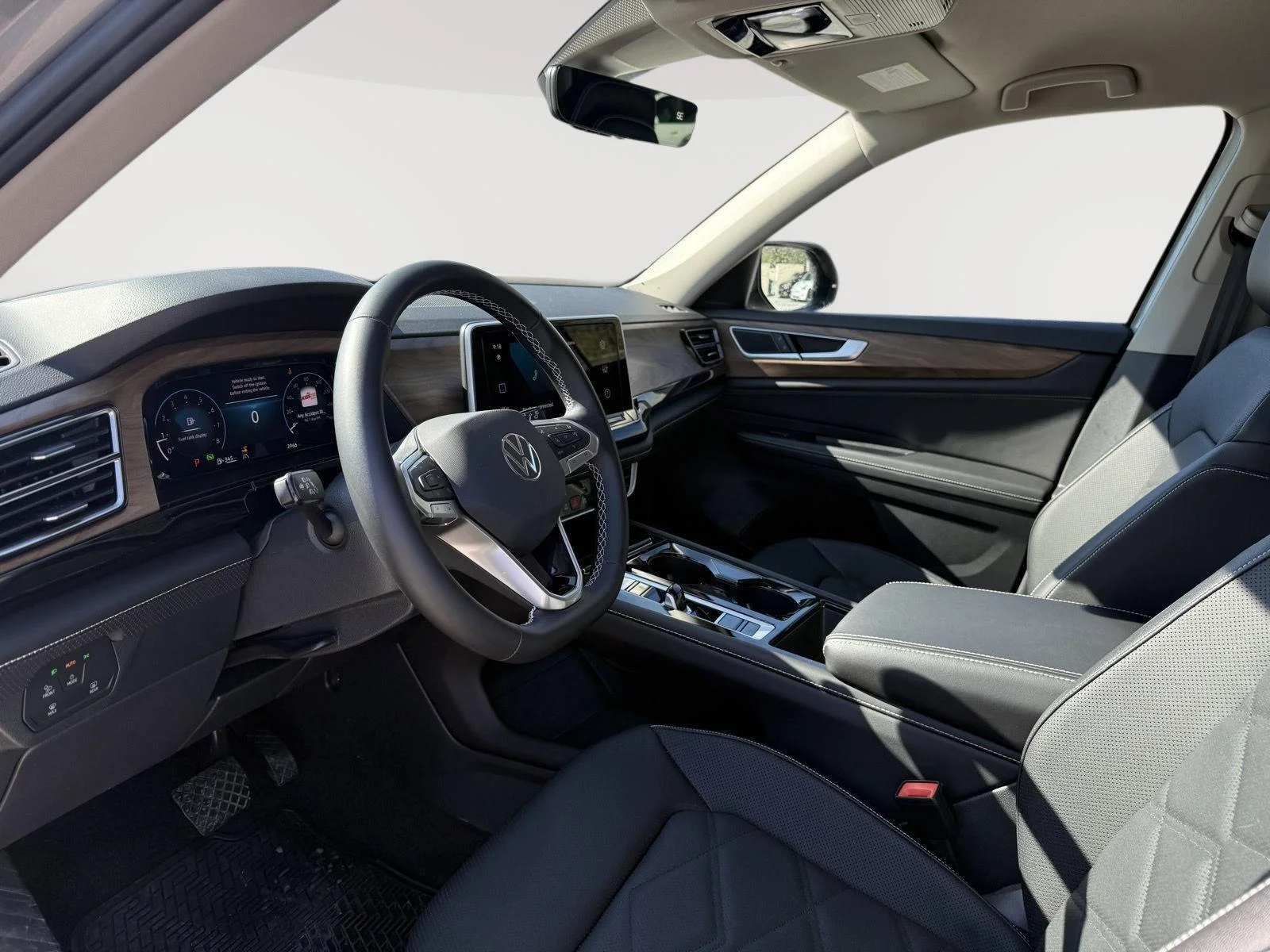 New 2026 SILVER MIST Volkswagen 2.0T SE w/Technology image 9