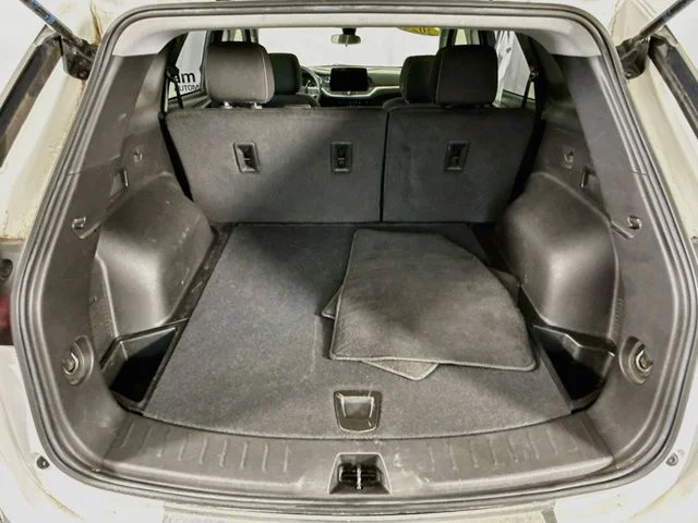 Used 2024 White Chevrolet LT image 25
