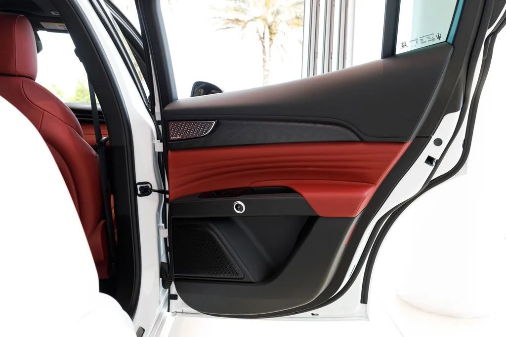 Used 2023 Bianco Maserati Modena image 16