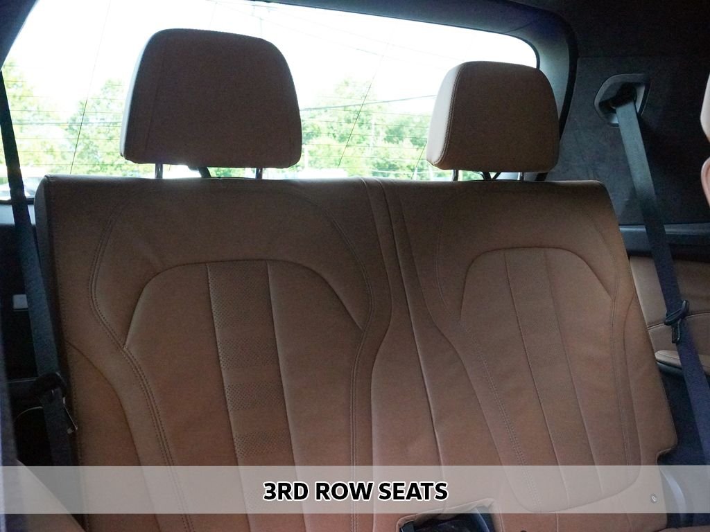 Used 2022 Gray BMW xDrive40i image 10