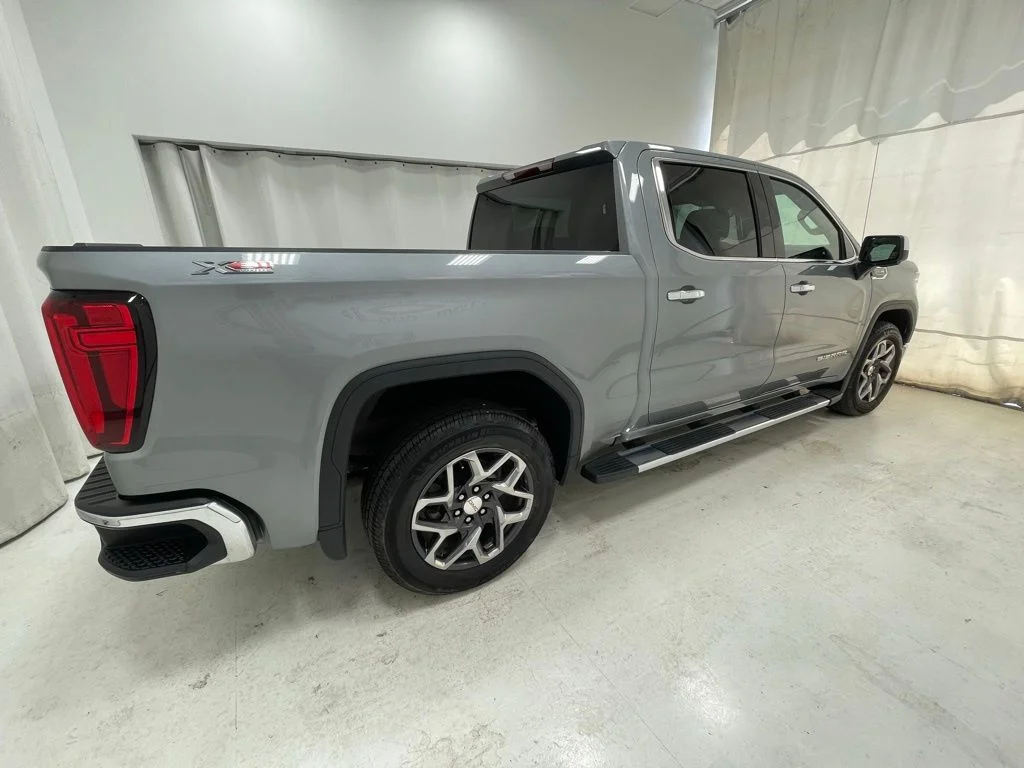 Used 2023 Silver GMC SLT image 4