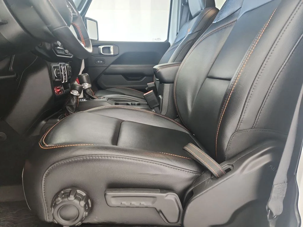 Used 2023 White Jeep Mojave image 22
