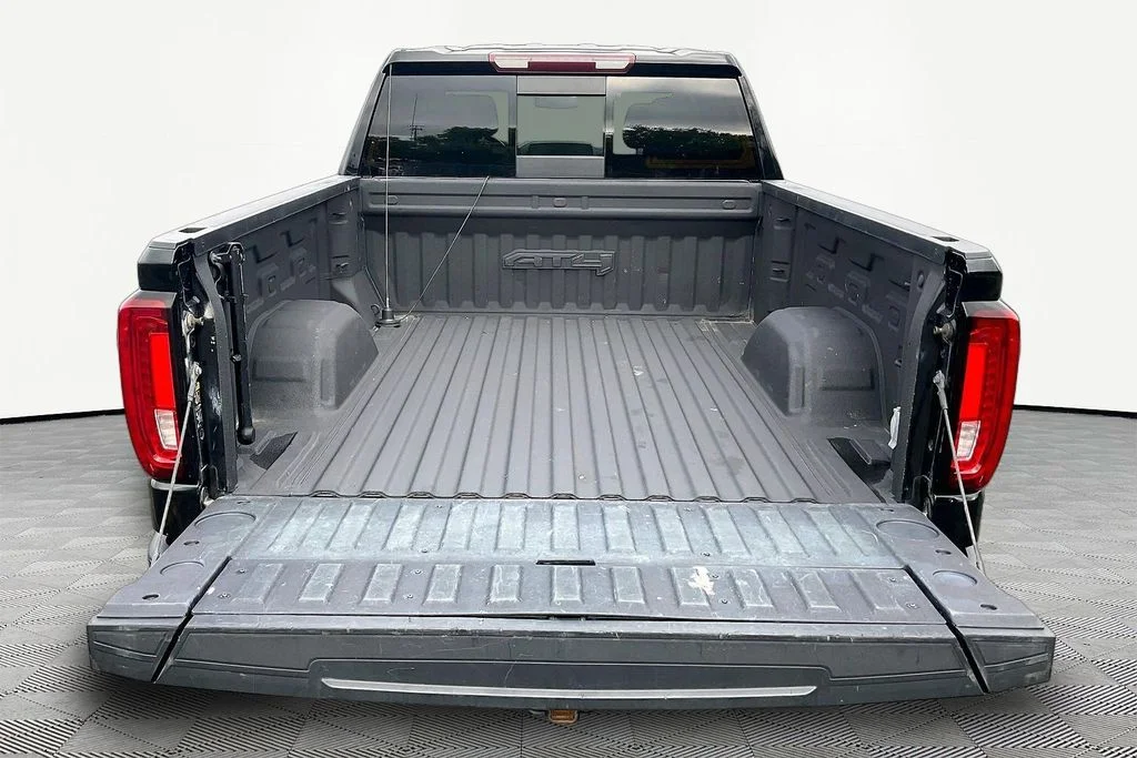 Used 2022 Onyx Black GMC AT4 image 7