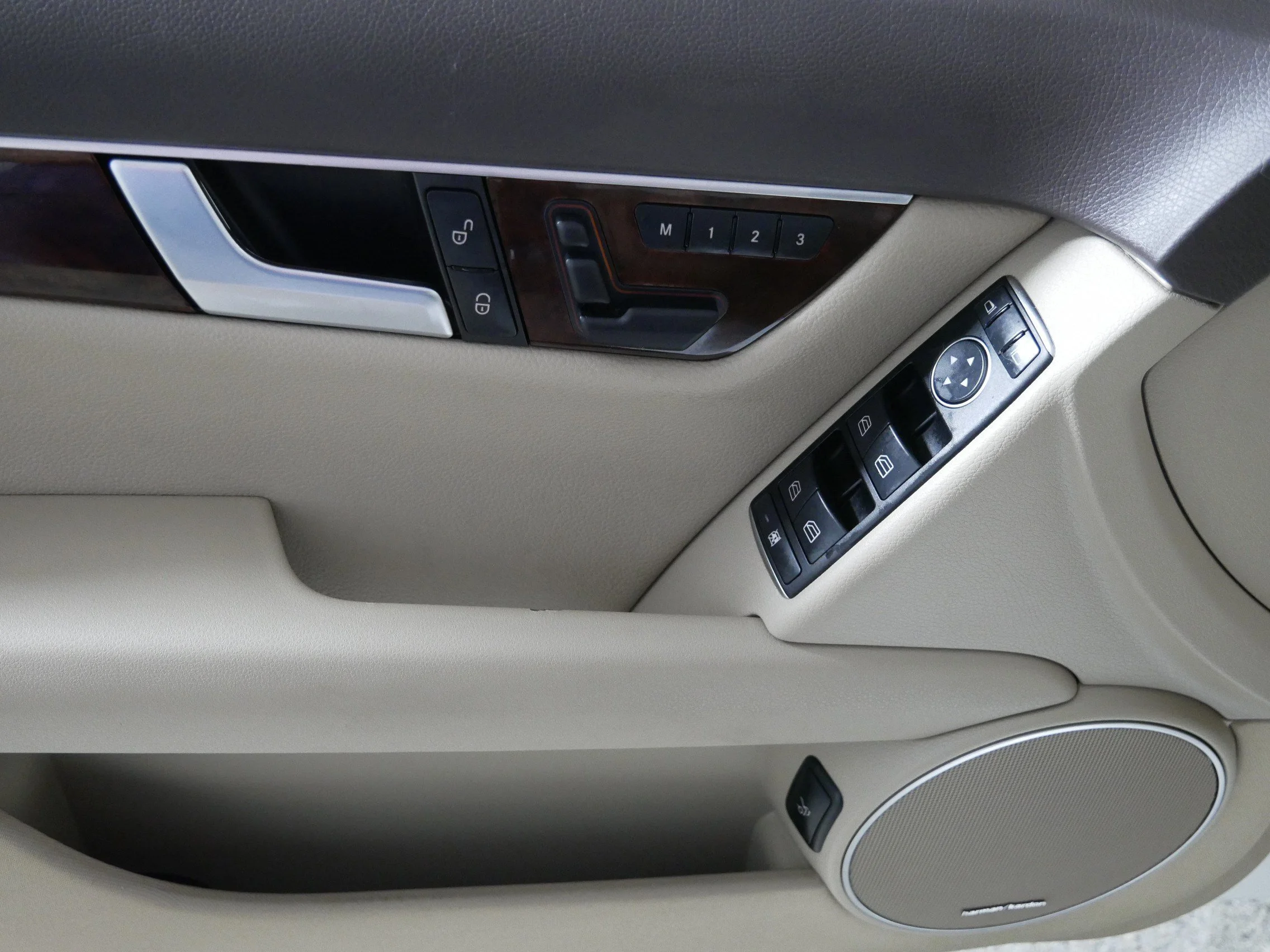 Used 2014 Diamond White Metallic Mercedes-Benz C 300 Sport image 19