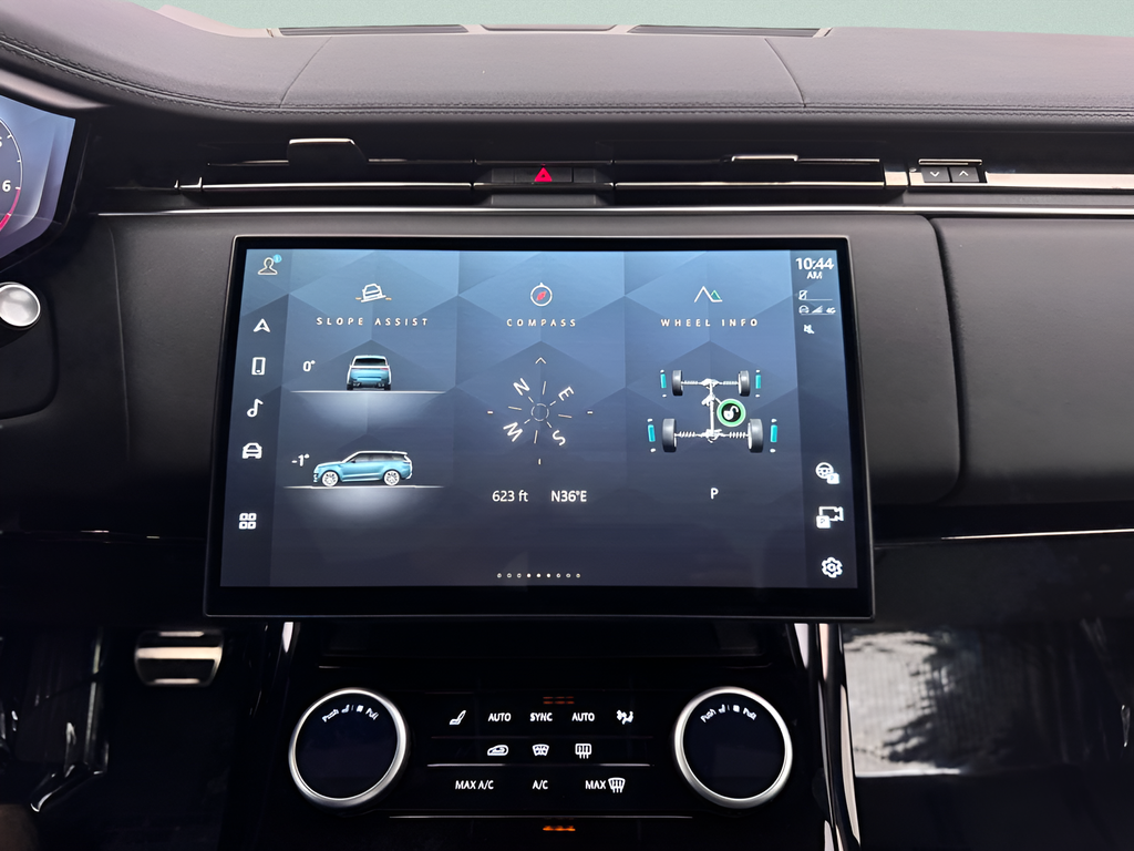 Used 2023  Land Rover SE Dynamic image 19