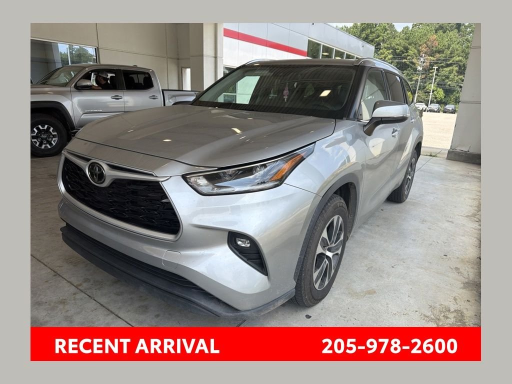 2021 Toyota Highlander XLE FWD photo