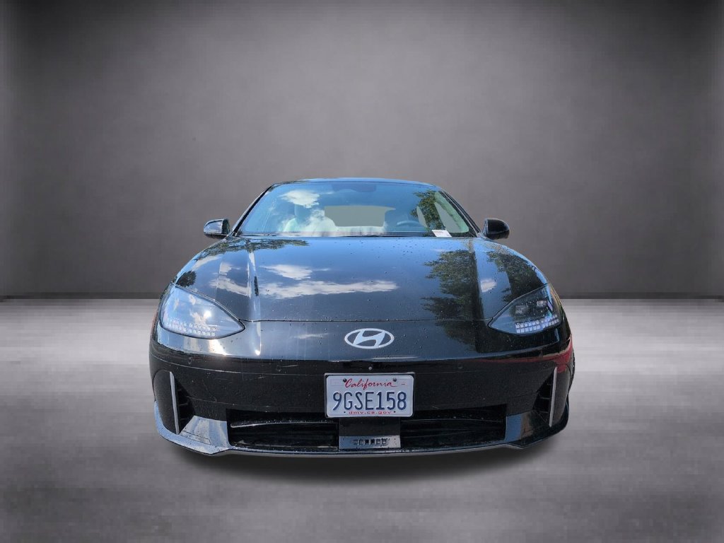 Used 2023 Black Hyundai Limited image 2