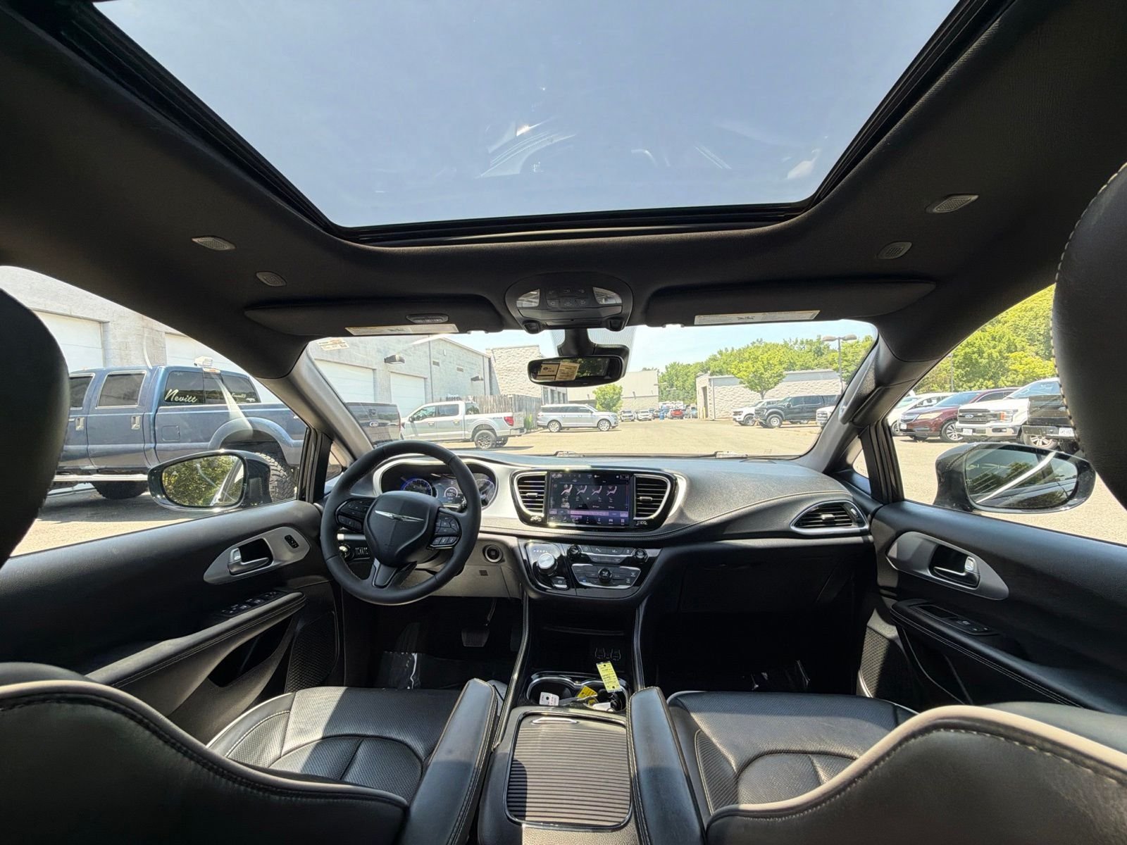 Used 2025 Black Chrysler Limited image 11
