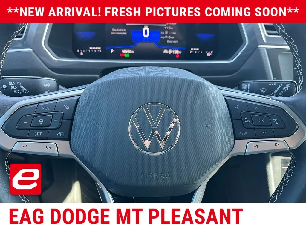 Used 2024  Volkswagen 2.0T SE image 7