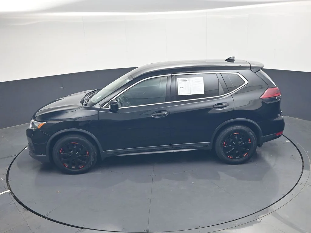 Used 2020 Black Nissan S image 37