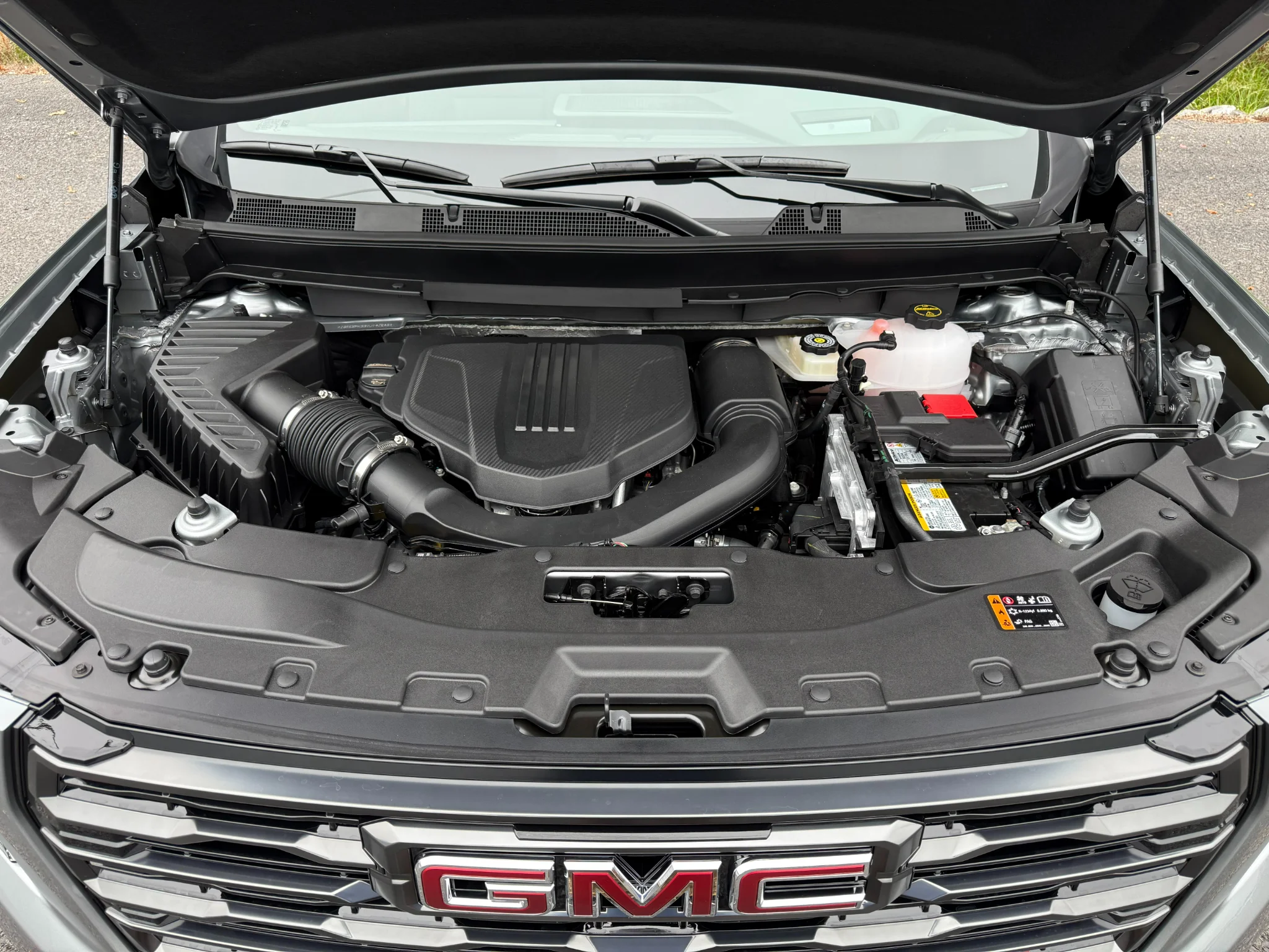 New 2027 Sterling Metallic GMC AT4 image 17