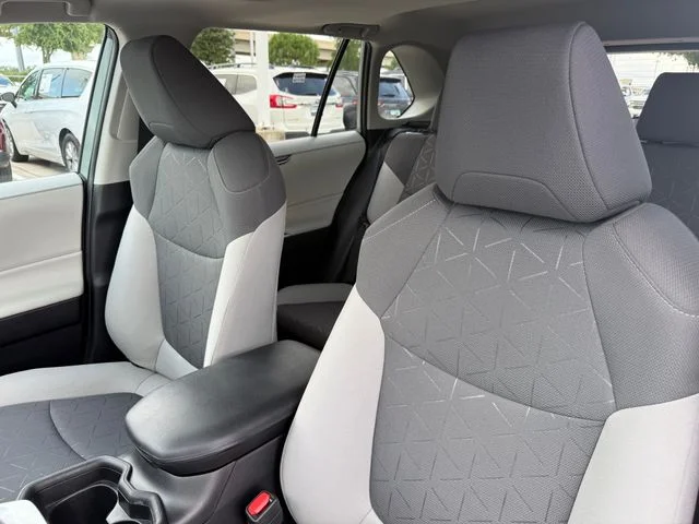 Used 2021  Toyota XLE image 14