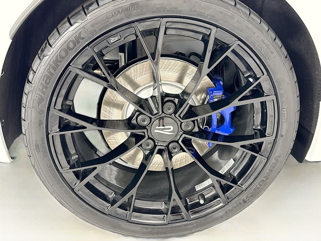 New 2026 Pure White Volkswagen Base image 32