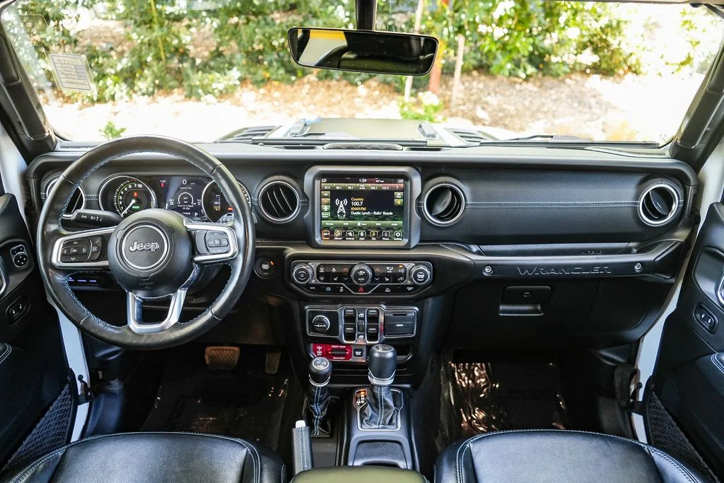 Used 2022 White Jeep Unlimited Rubicon 4xe image 12