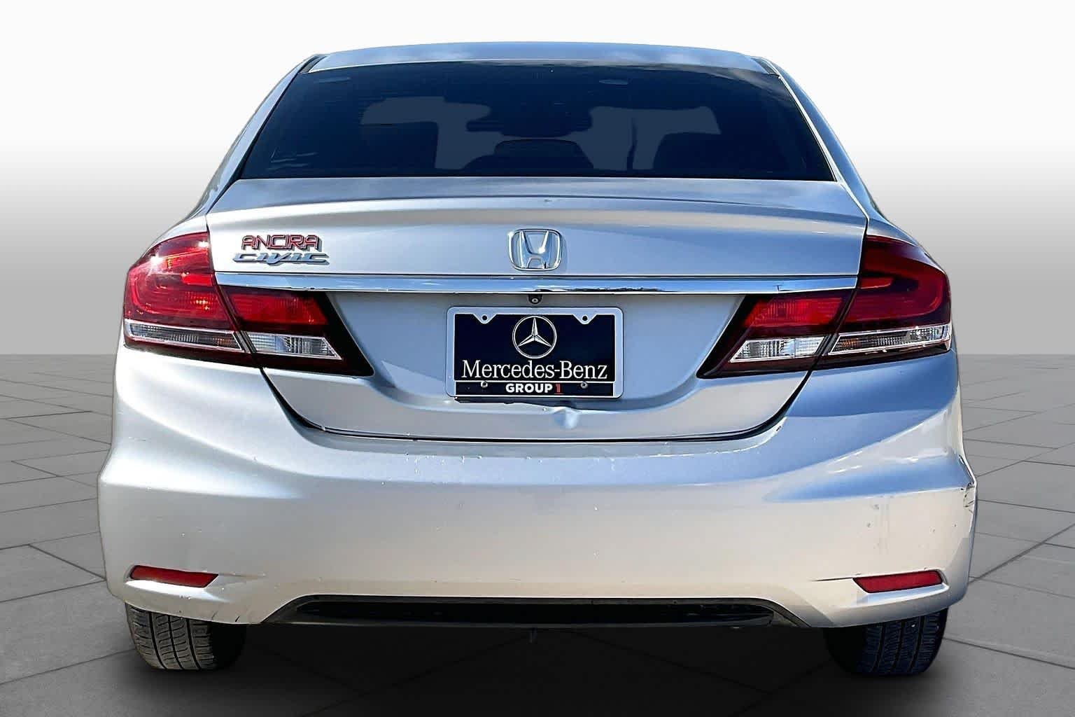 Used 2013 Alabaster Silver Metallic Honda LX image 4