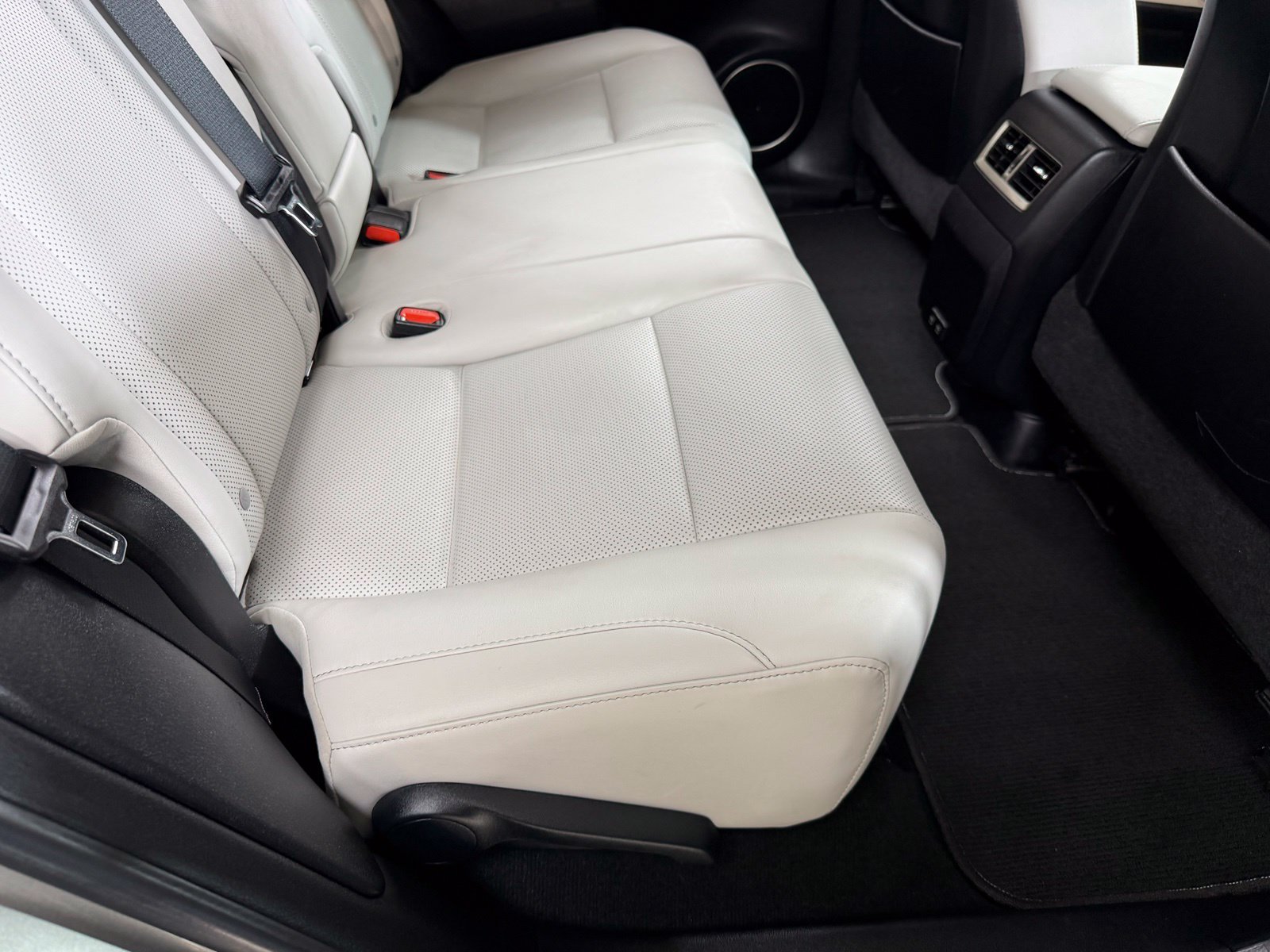 Used 2022 Silver Lexus 350 image 43