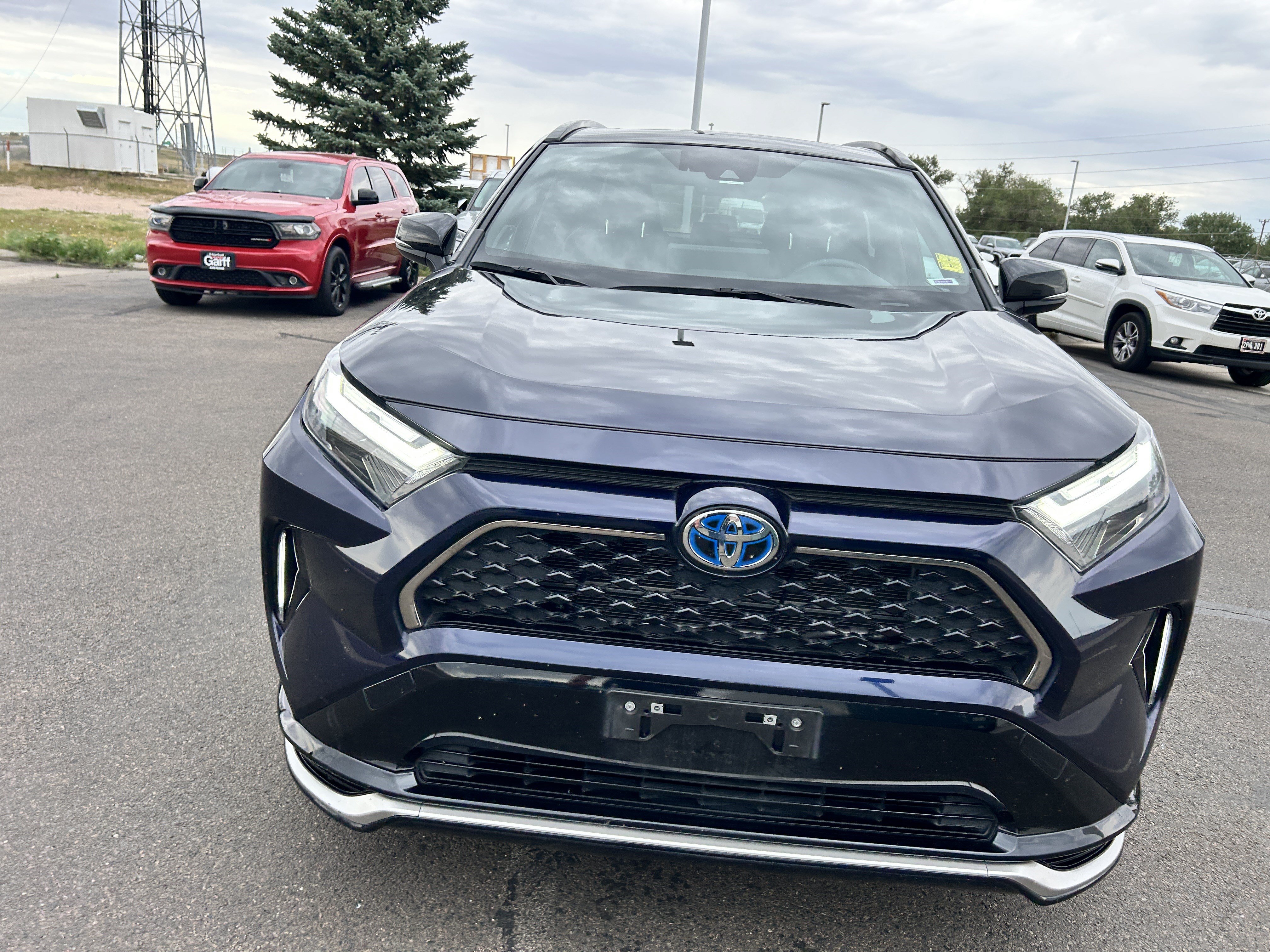 Used 2024 Wind Chill Pearl Toyota Hybrid XLE Premium image 8