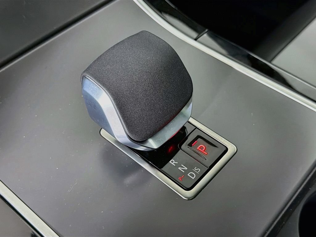 New 2026 Santorini Black Land Rover S image 17