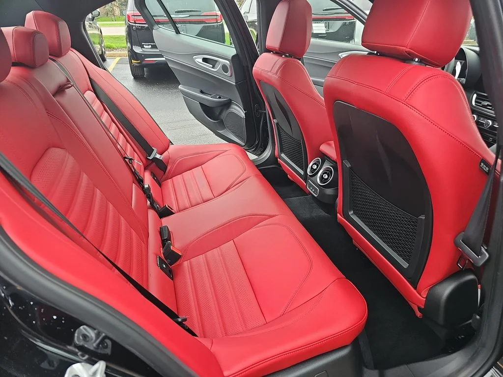 New 2026 Vulcano Black Metallic Exterior Paint Alfa Romeo Veloce image 11