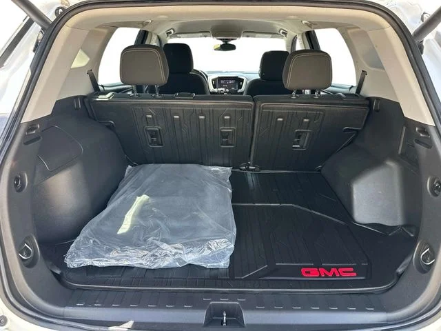 Used 2021 White GMC SLE image 9