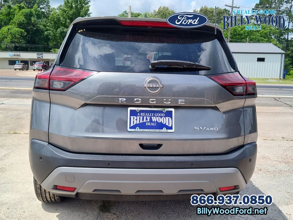 Used 2023 Gun Metallic Nissan SV image 5