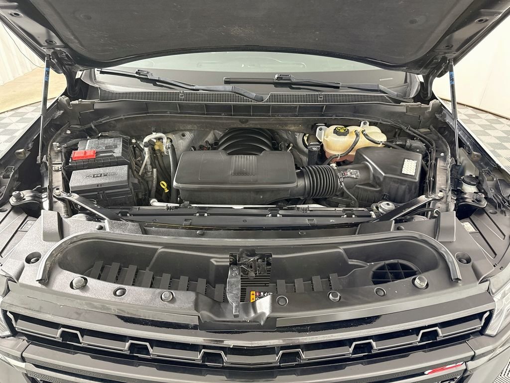 Used 2021 Black Chevrolet Z71 image 30