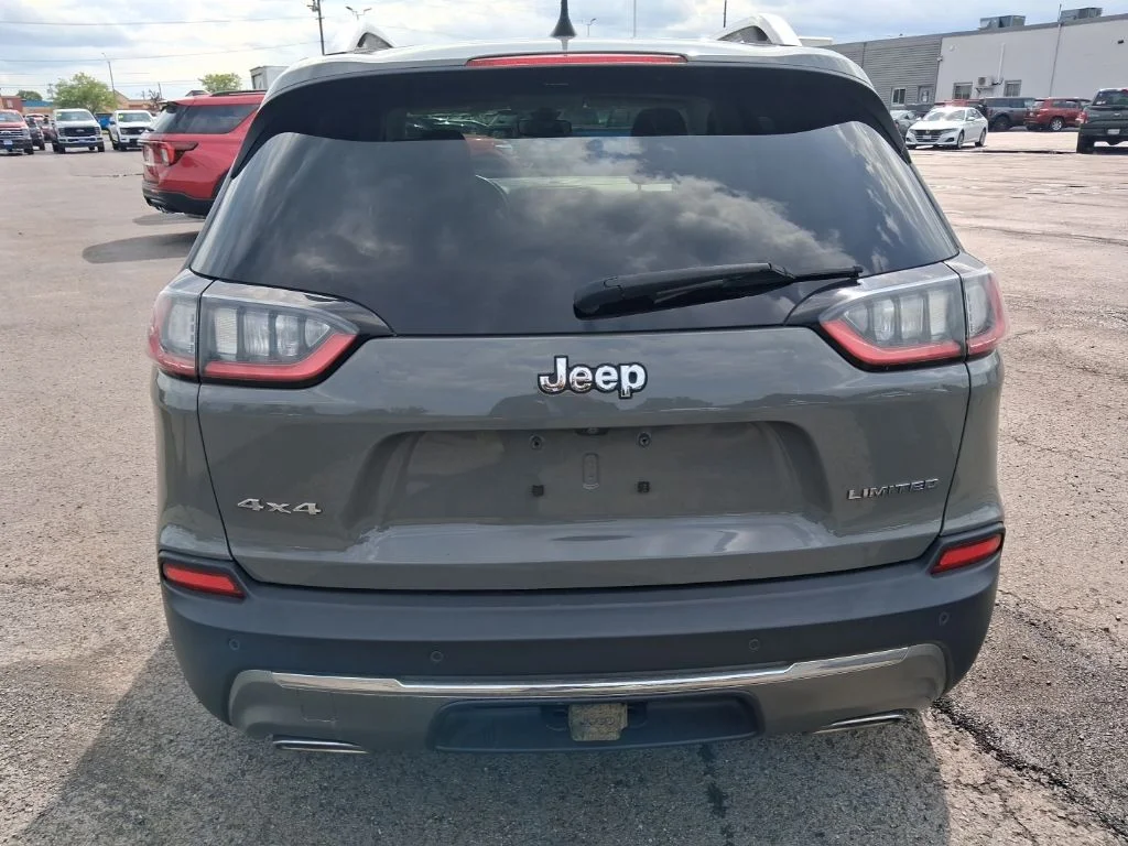 Used 2019 Gray Jeep Limited image 5
