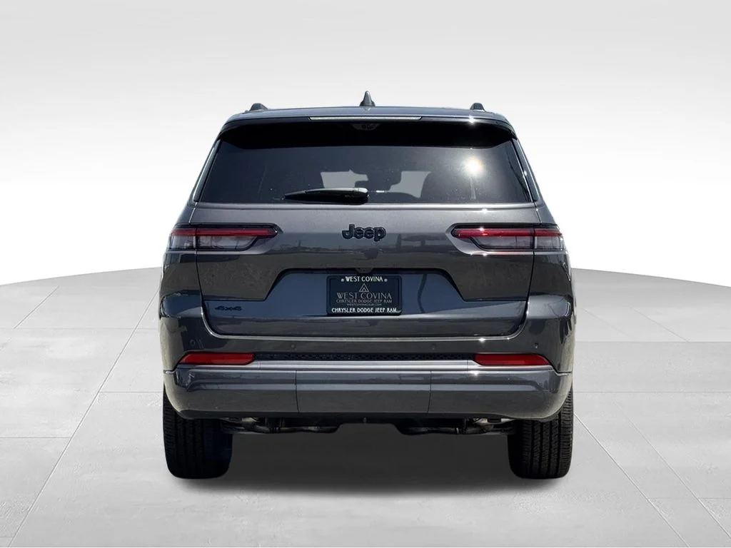 New 2026 Baltic Gray Metallic Clear-Coat Exterior Paint Jeep Limited image 9