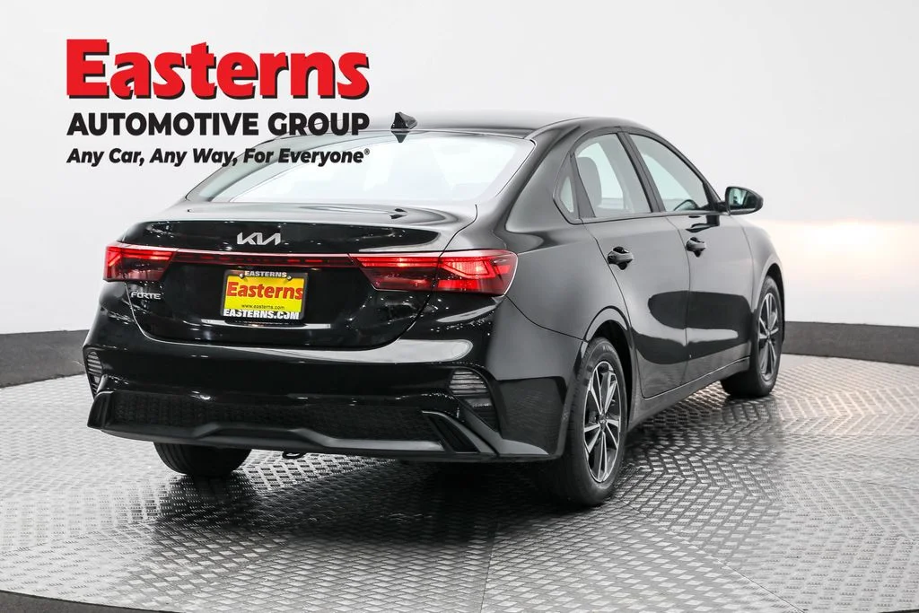 Used 2024 Black Kia LXS image 5