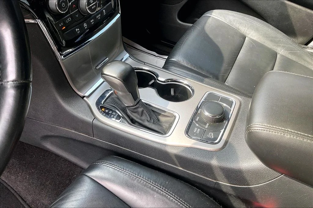 Used 2019 Red Jeep Limited image 15
