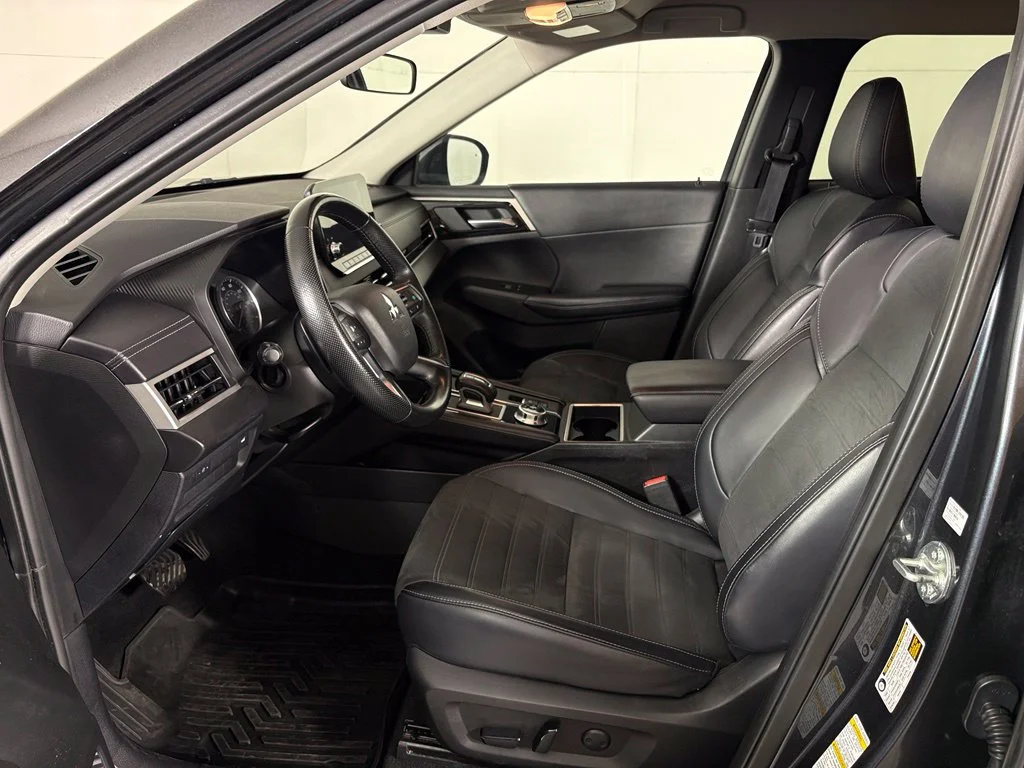 Used 2024 Gray Mitsubishi SE image 14