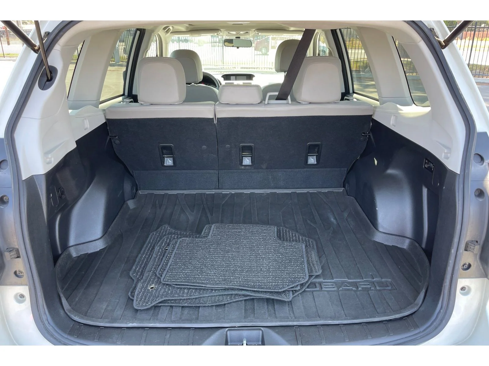 Used 2015 Satin White Pearl Subaru 2.5i Limited image 17