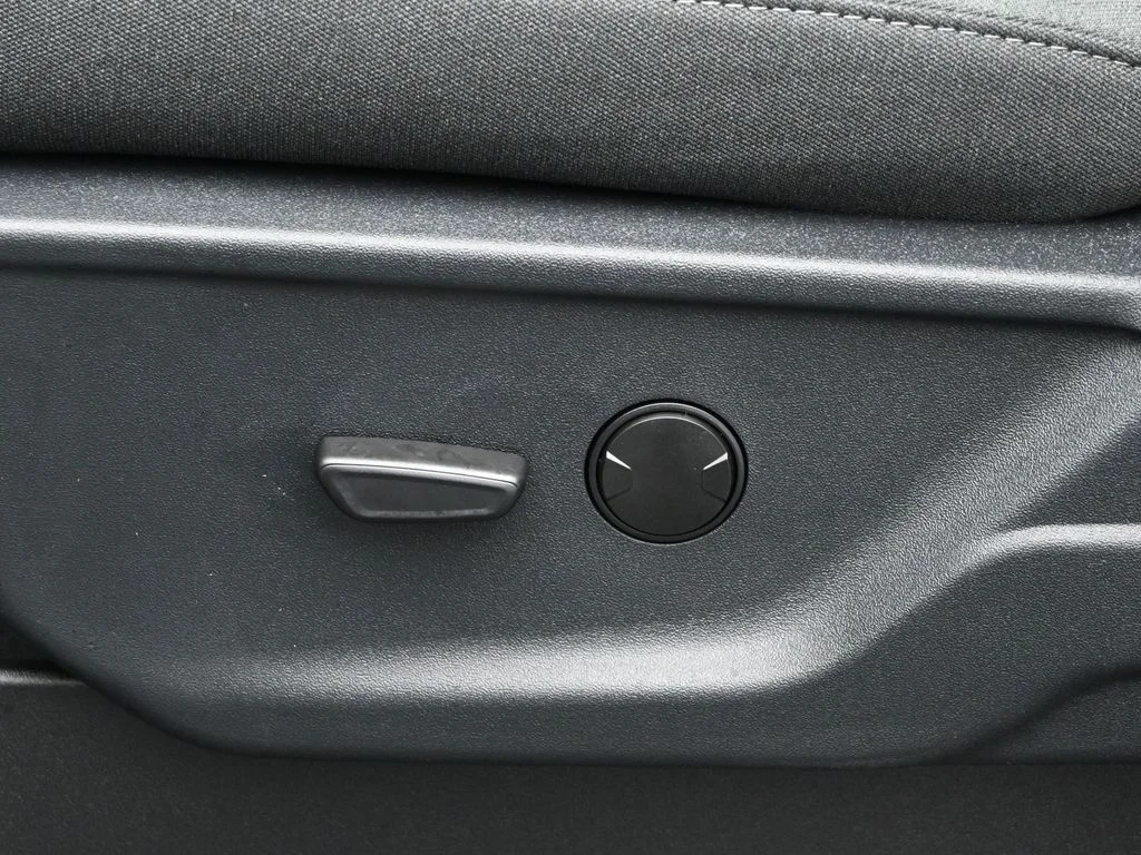 New 2026 Carbonized Gray Metallic Ford XLT image 9